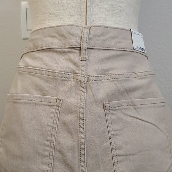 PLUS SIZE CODE BLUE CLASSIC CAPRI PANTS - Picture 6 of 13